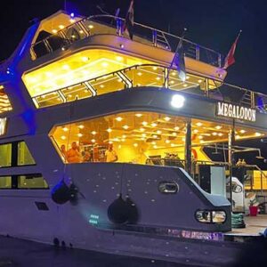 ⁠VIP Вечерняя Прогулка на яхте MEGALODON